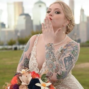 Meet your Posher, Caitlin